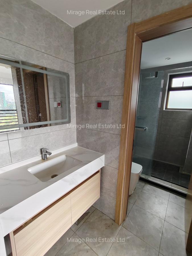3 Bed Apartment with En Suite in Riverside - 11