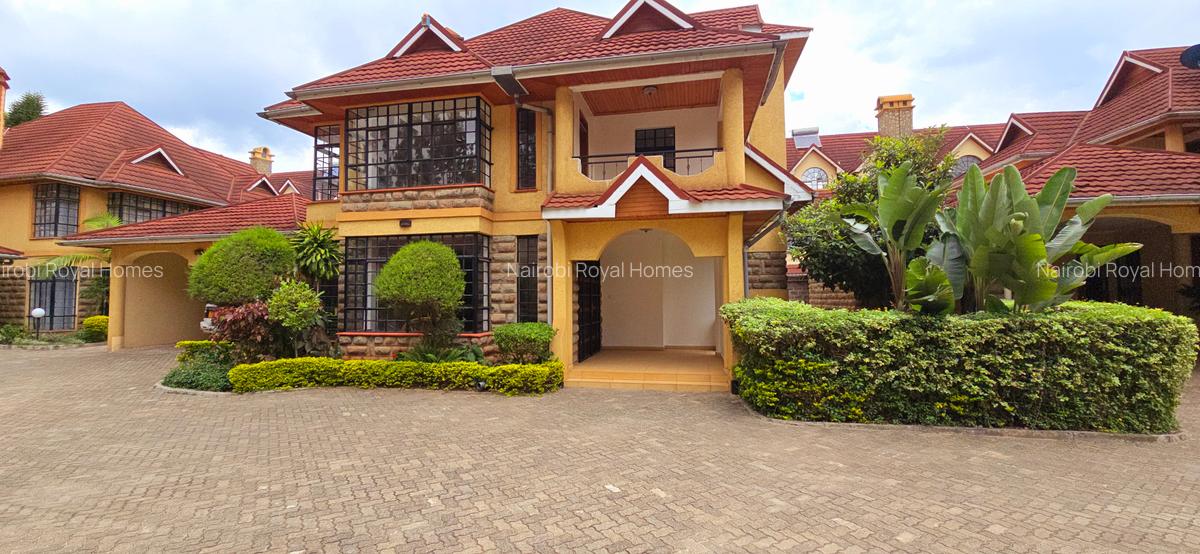5 Bed Townhouse with En Suite at Lavington Green - 2
