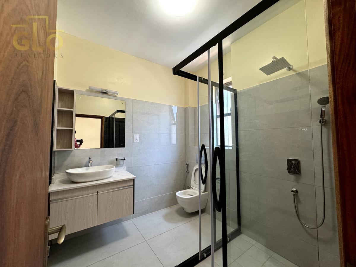 3 Bed Townhouse with En Suite in General Mathenge - 6