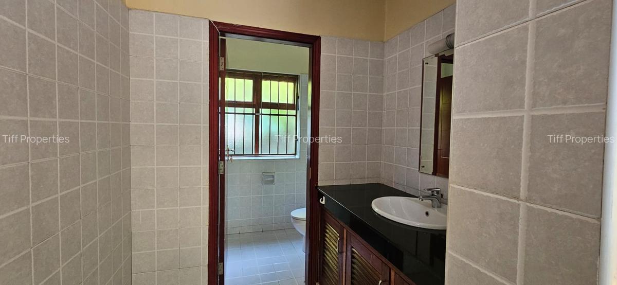 5 Bed Townhouse in Runda - 13
