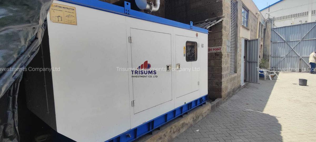 30,000 ft² Warehouse with Service Charge Included in Industrial Area - 10