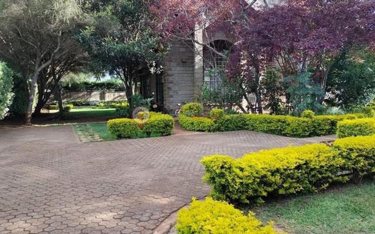 5 Bed Townhouse with En Suite at Muteero Estate - 17