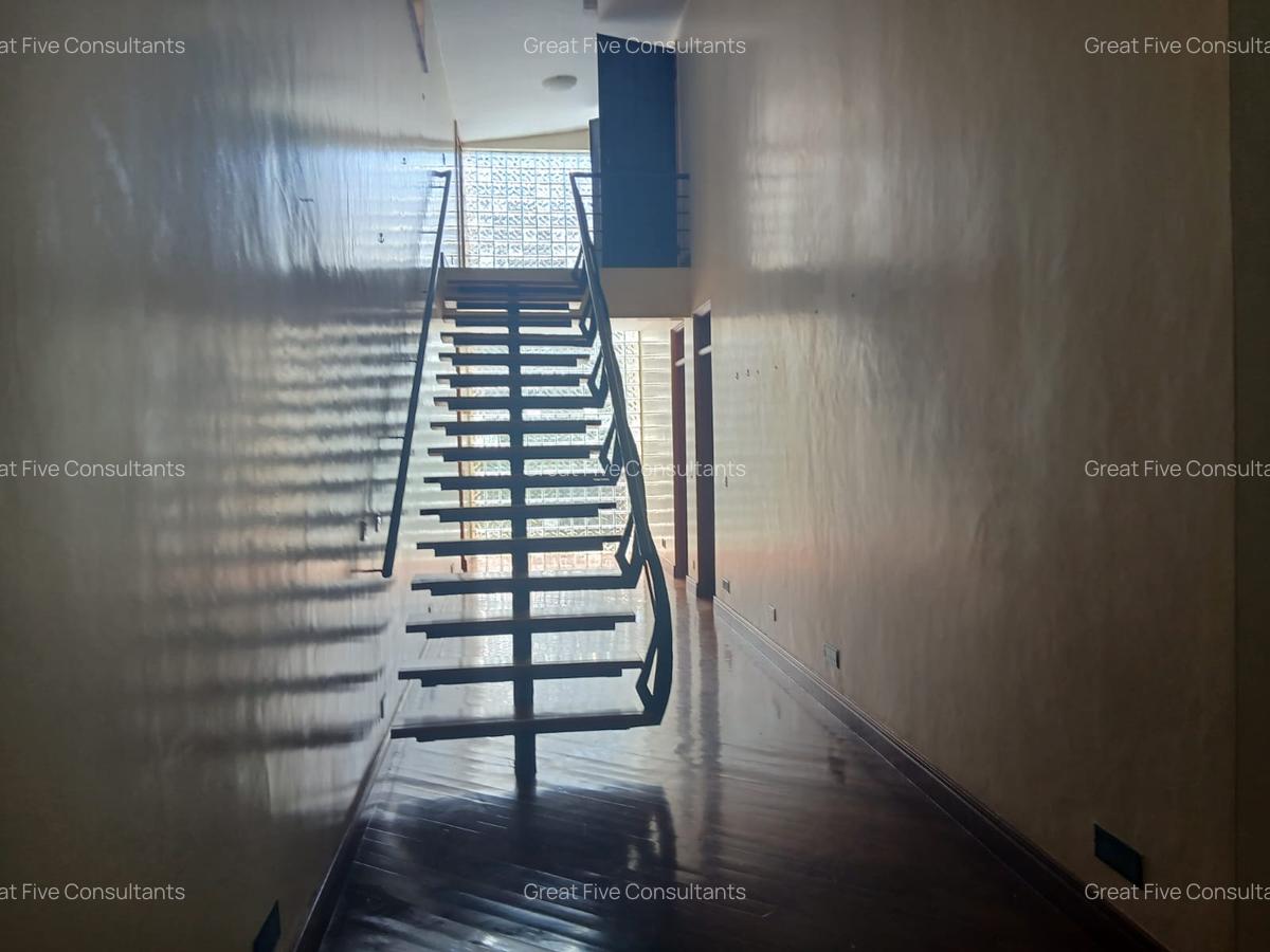 4 Bed Villa with En Suite in Runda - 7