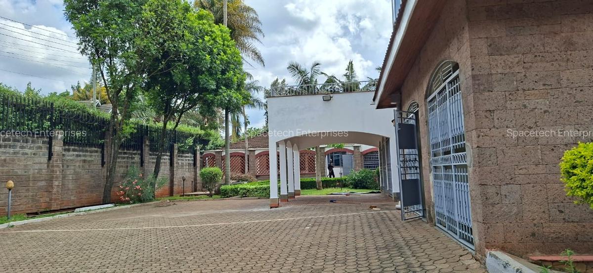 5 Bed Townhouse with En Suite in Westlands Area - 3