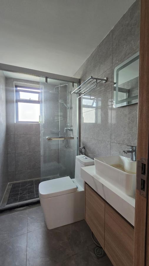 3 Bed Apartment with En Suite in Riverside - 14