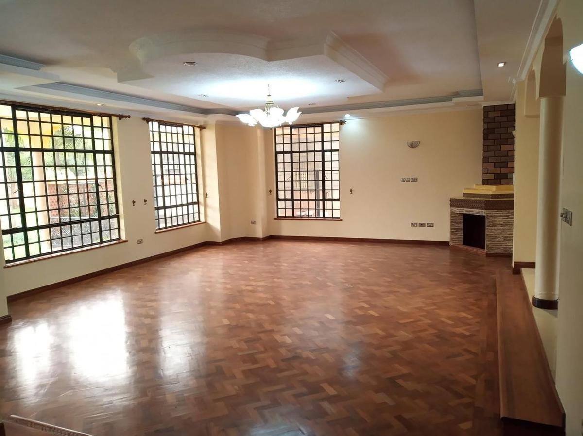 5 Bed House with En Suite in Runda - 3
