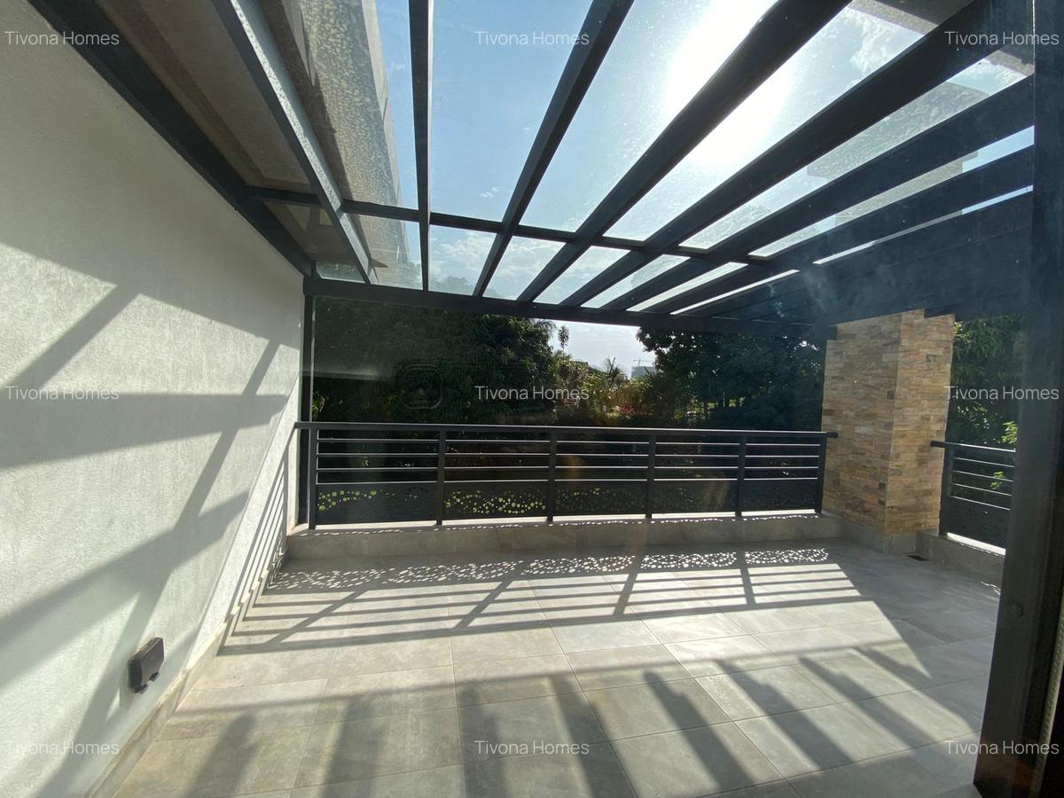 5 Bed House with En Suite in Runda - 5