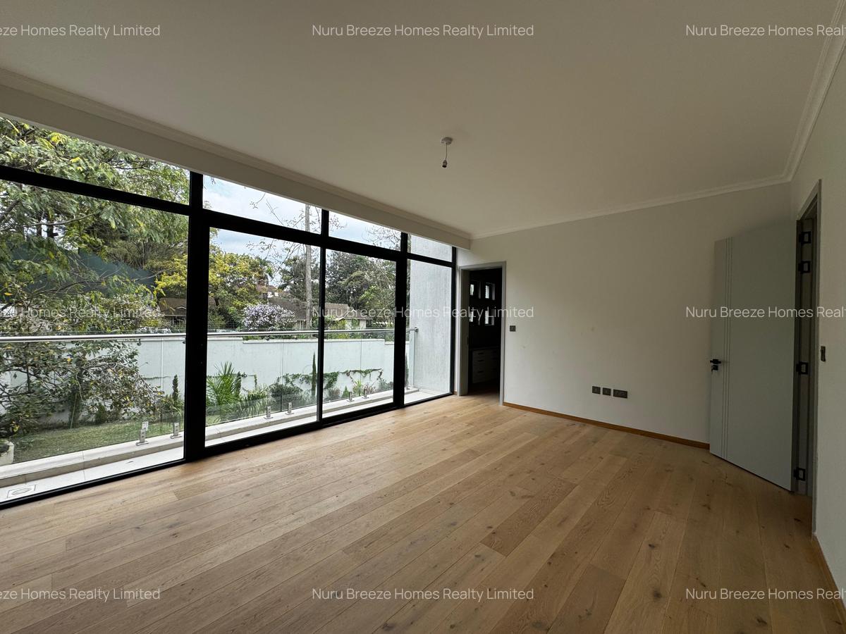 5 Bed Townhouse with En Suite in Lavington - 18