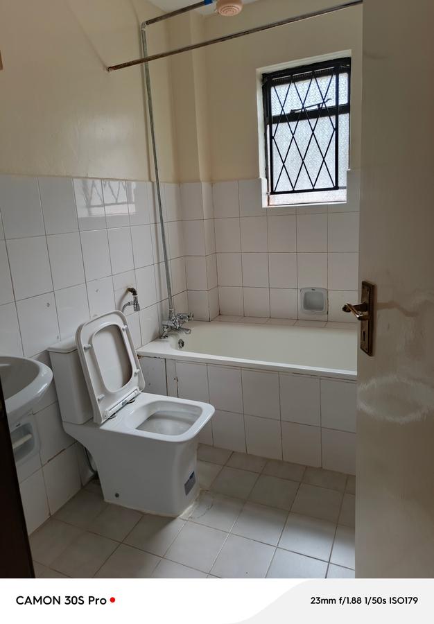 4 Bed Apartment with En Suite at Lavington - 19 4 Bed Apartment with En Suite at Lavington - 19