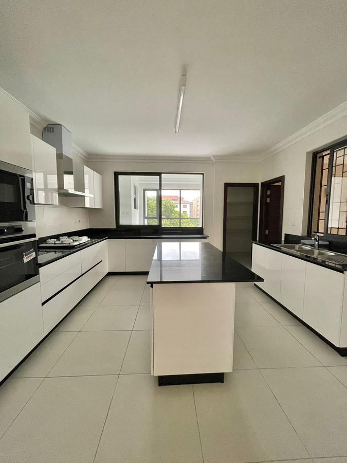 3 Bed Apartment with En Suite in Parklands - 1