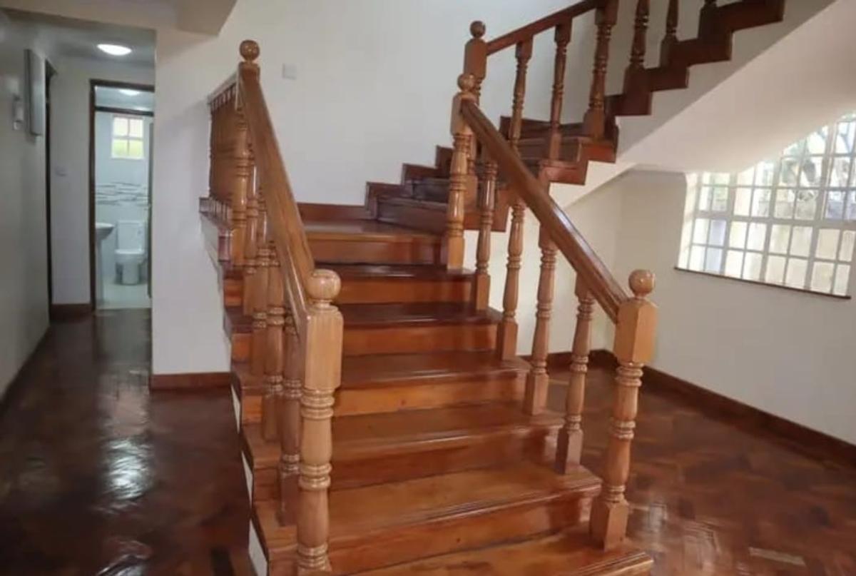 5 Bed Townhouse with En Suite in Lavington - 10