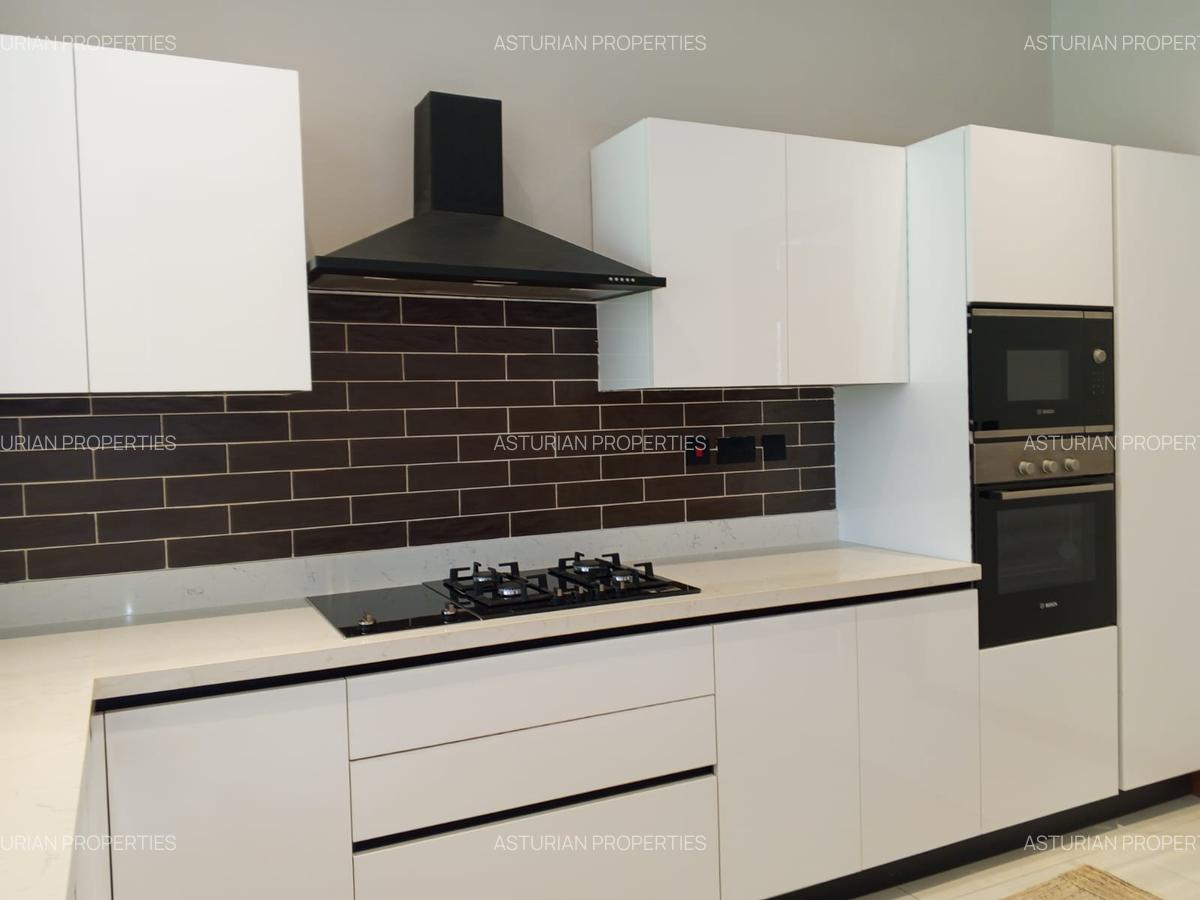 4 Bed Townhouse with En Suite in Westlands Area - 3