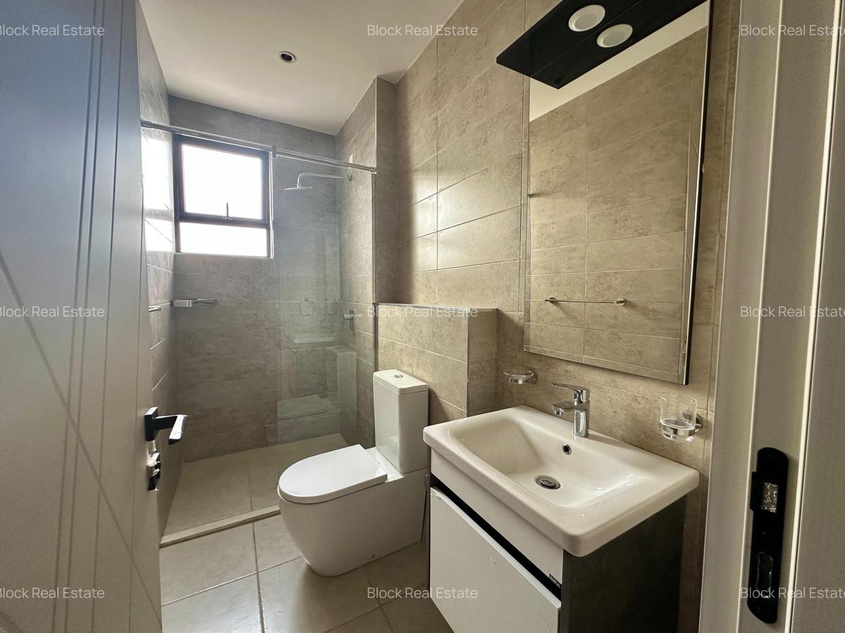 3 Bed Apartment with En Suite in Kilimani - 4