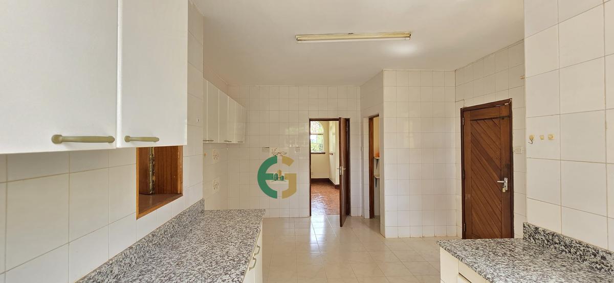 6 Bed House in Runda - 10