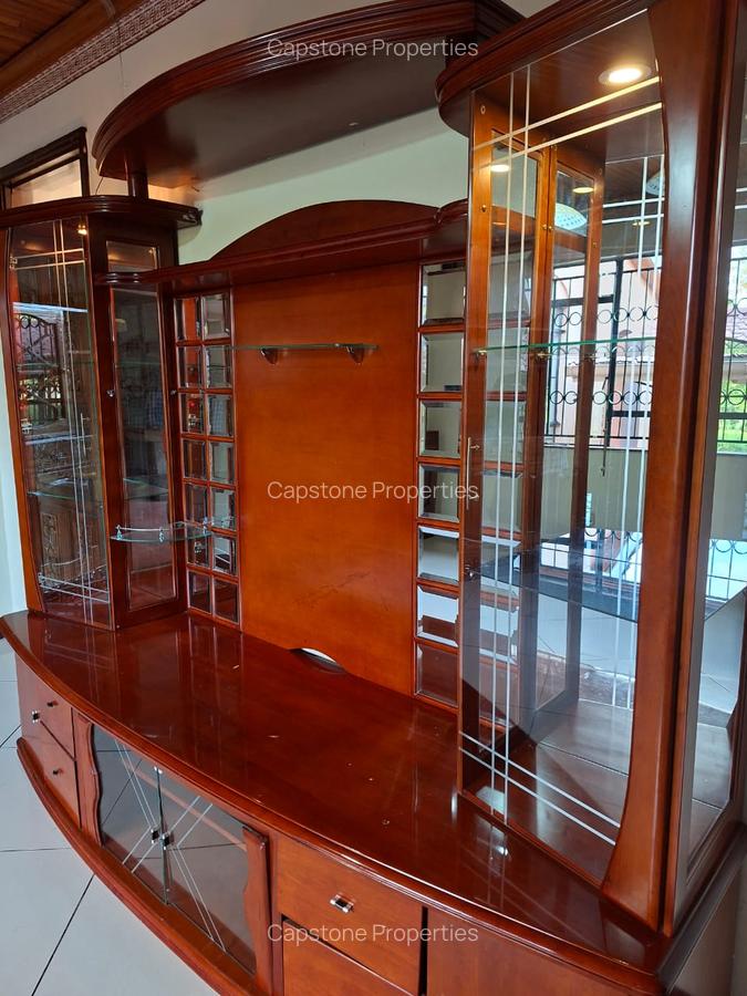 5 Bed House with En Suite in Runda - 16