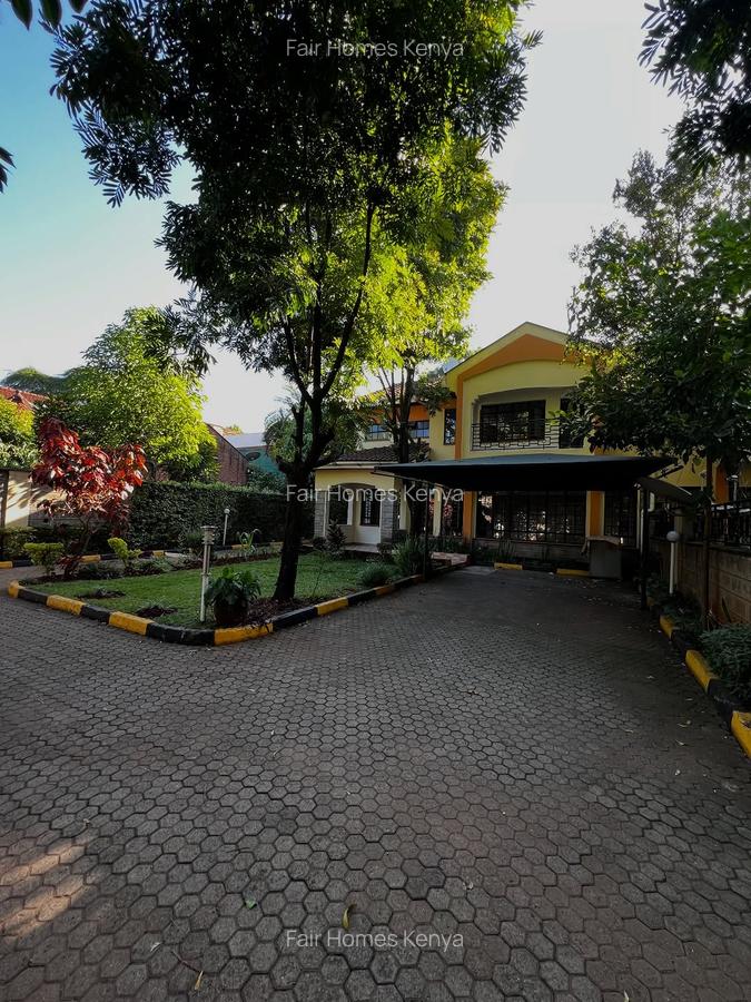 4 Bed Townhouse with En Suite at Amboseli Road - 2