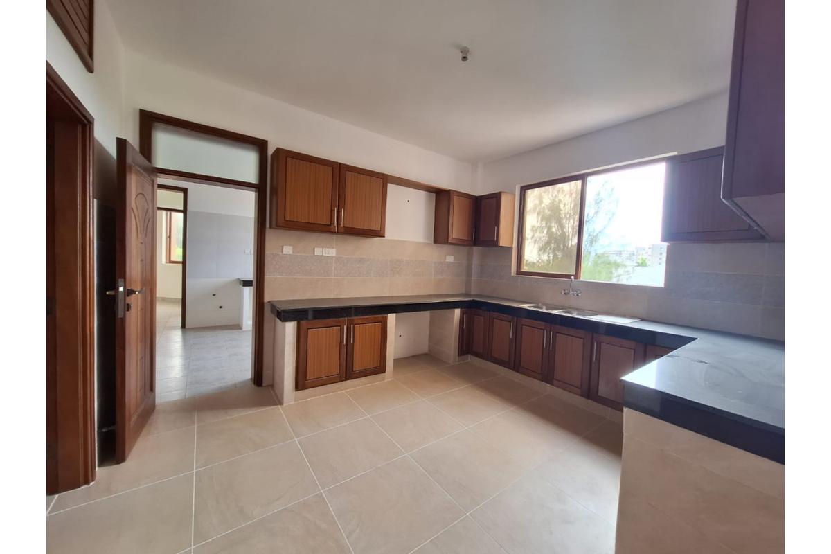 3 Bed Apartment with En Suite in Nyali Area - 4