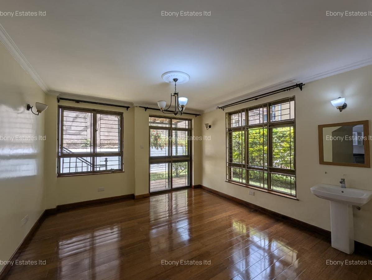 5 Bed Townhouse with En Suite in Lavington - 5