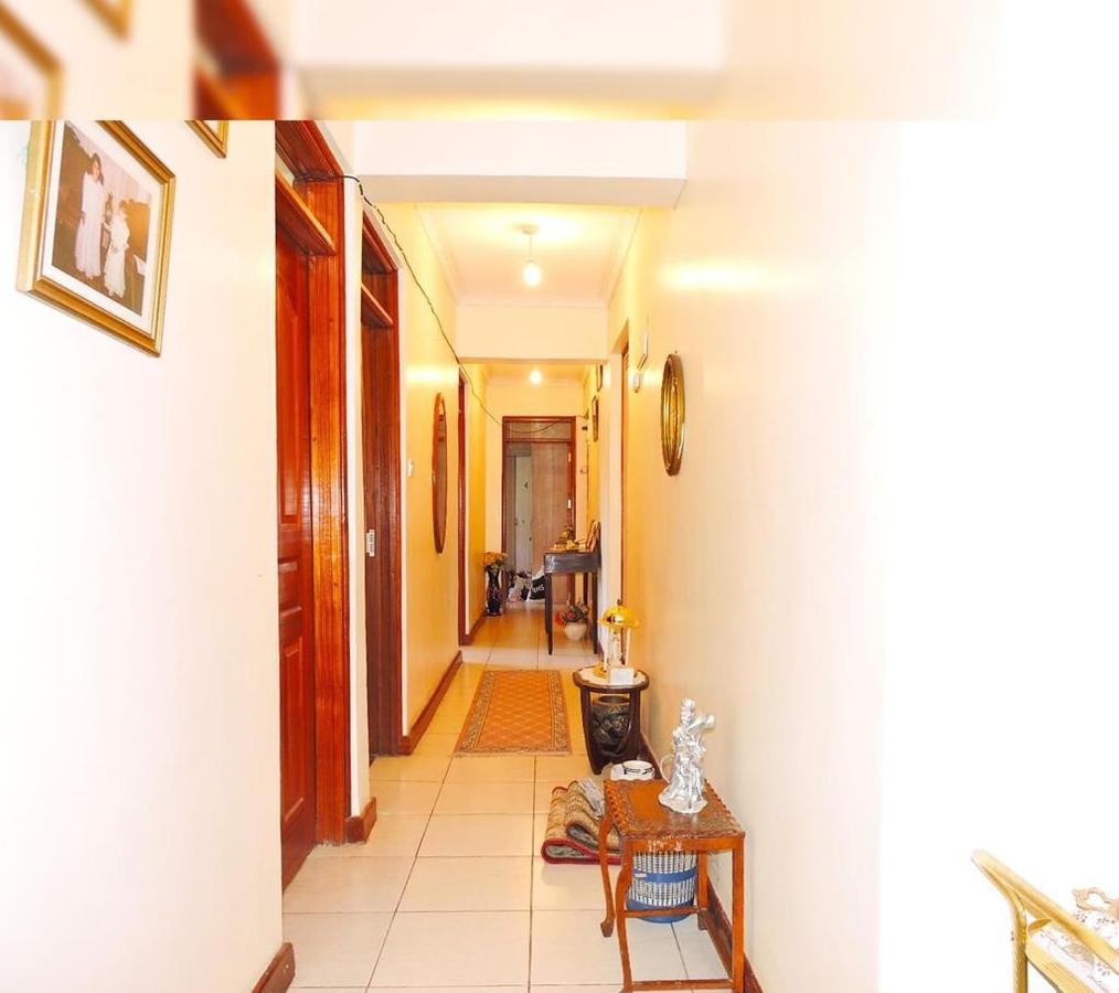 4 Bed Apartment with En Suite in Parklands - 4