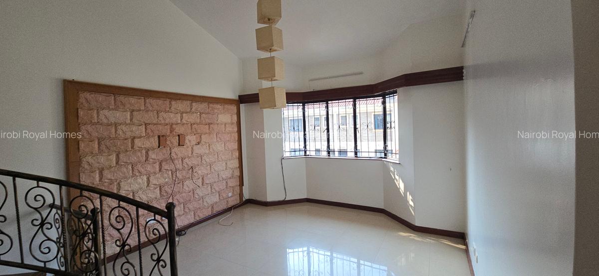 5 Bed Townhouse with En Suite at Grevillea Grove - 8