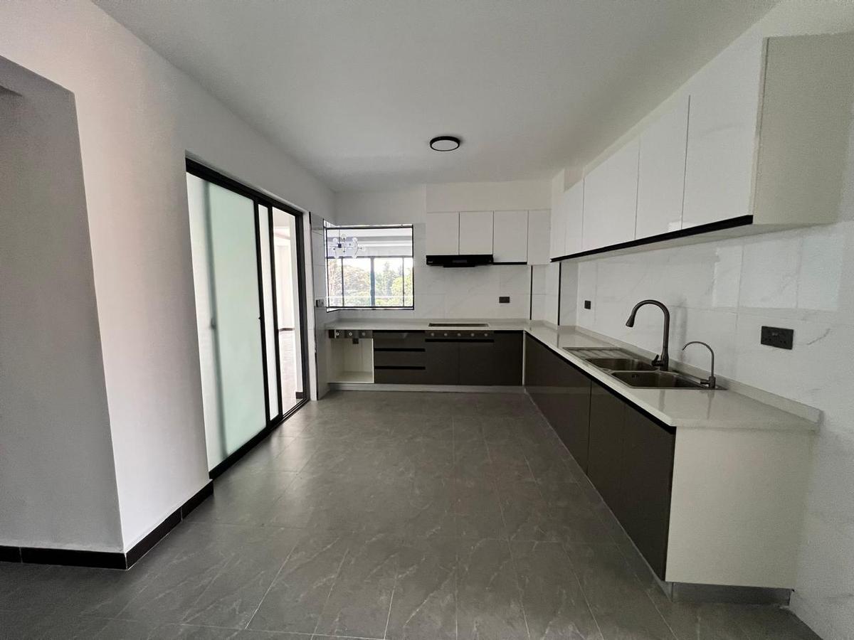 4 Bed Apartment with En Suite in Lavington - 5