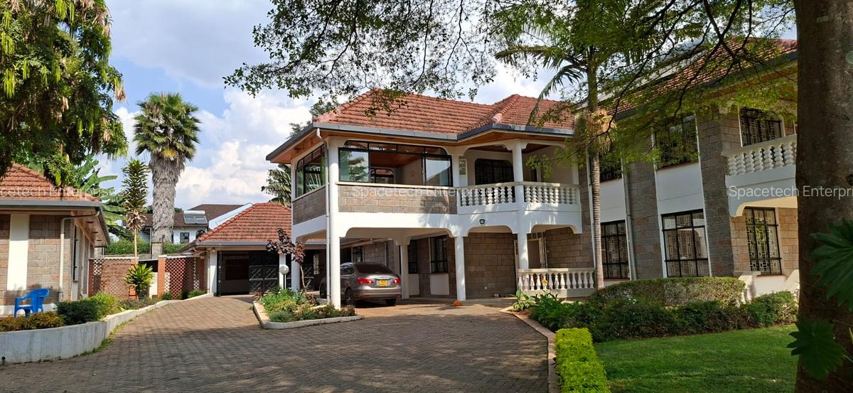 6 Bed House with En Suite in Runda - 2