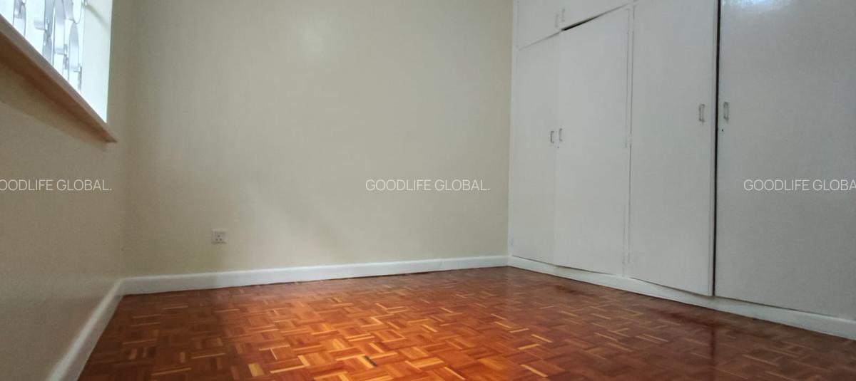 4 Bed House with En Suite at Rosslyn - 18