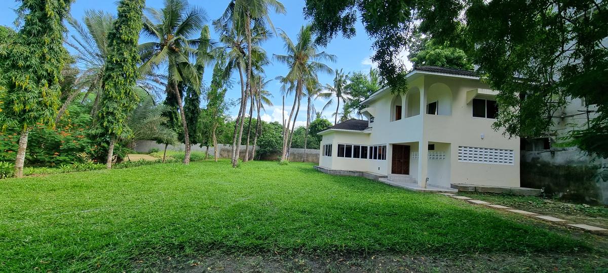 6 Bed Villa with En Suite at Mtwapa - 6