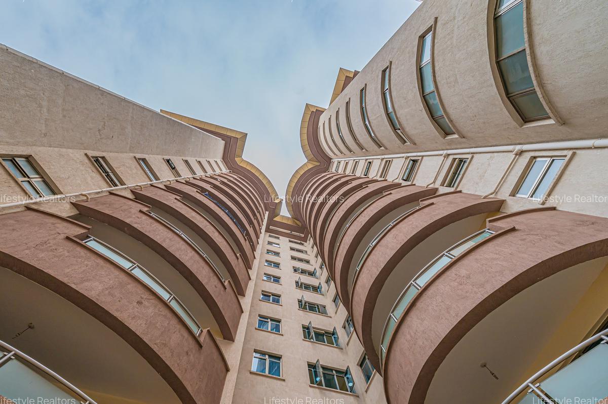 Serviced 3 Bed Apartment with En Suite at Valley Arcade - 7