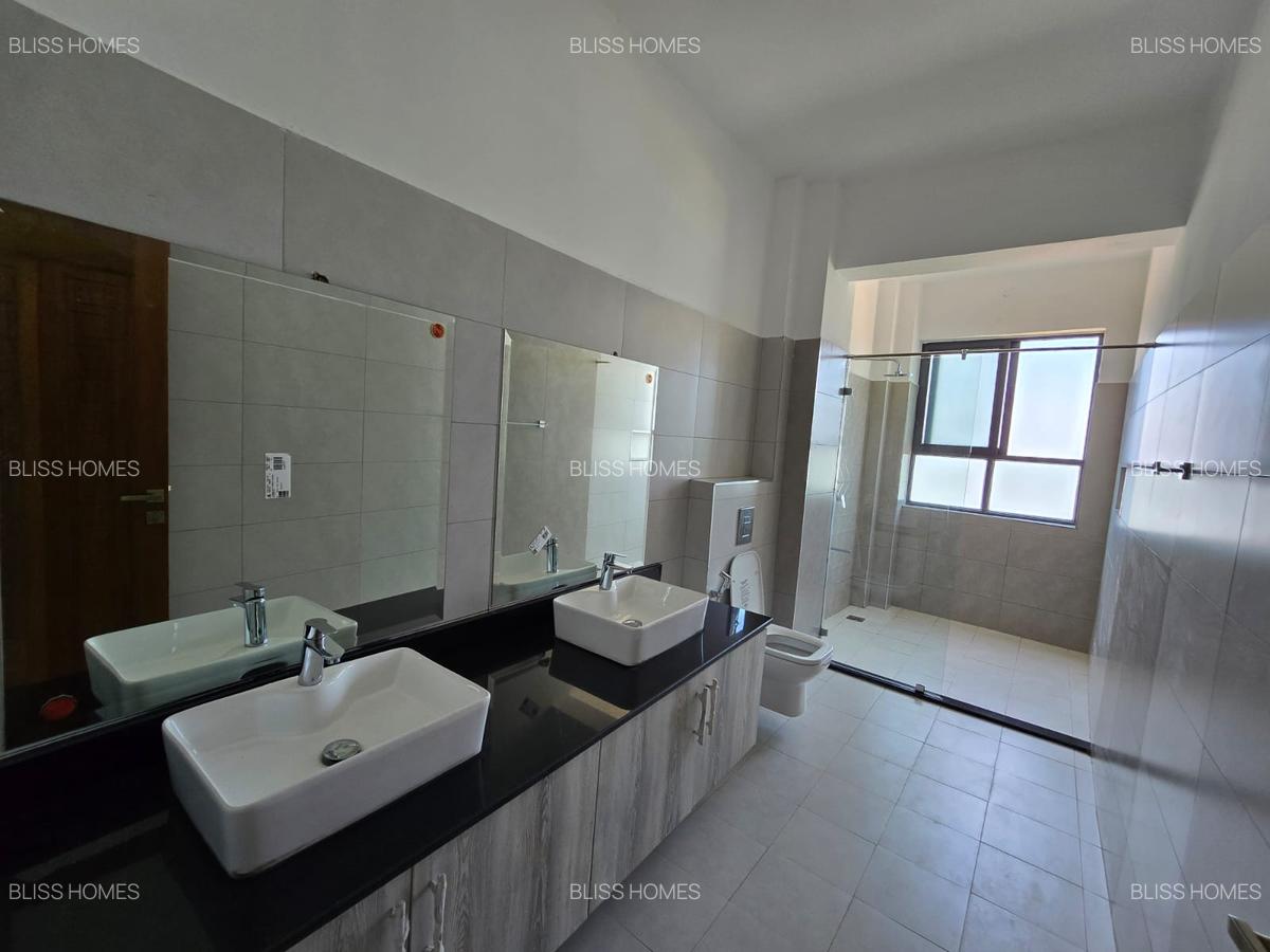 4 Bed Apartment with En Suite at Between The Reef Hotel And Mombasa Beach Hotel - 5