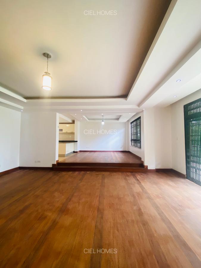 5 Bed Villa with En Suite in Lavington - 3