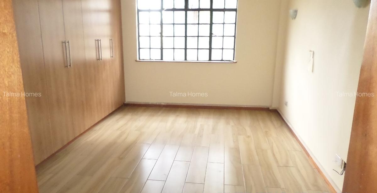 2 Bed Apartment with En Suite at Off Church Rd - 7