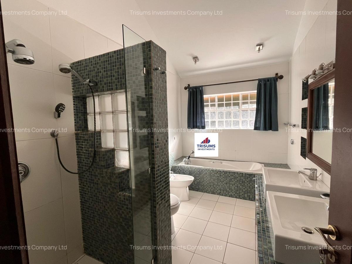 3 Bed House with En Suite at Peponi - 9