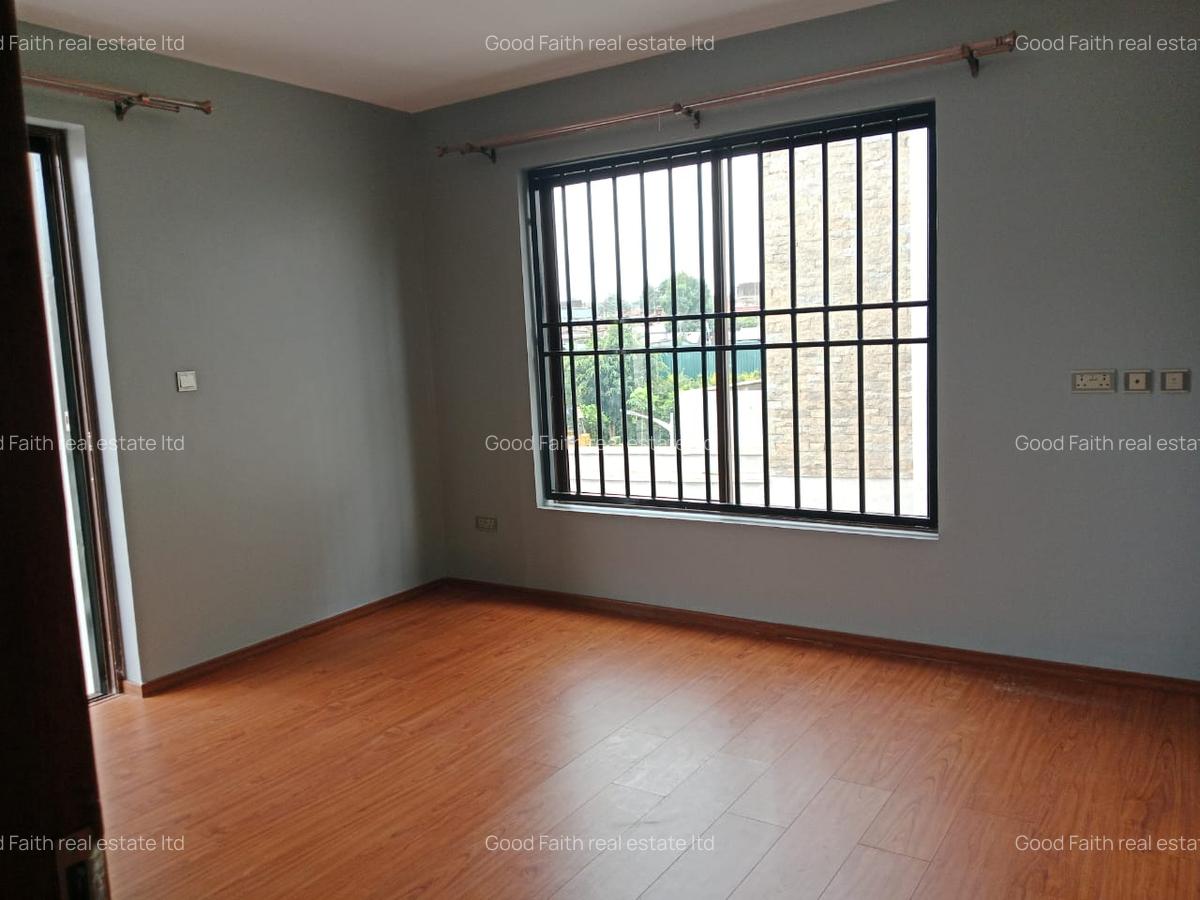 4 Bed Townhouse with En Suite in Runda - 12