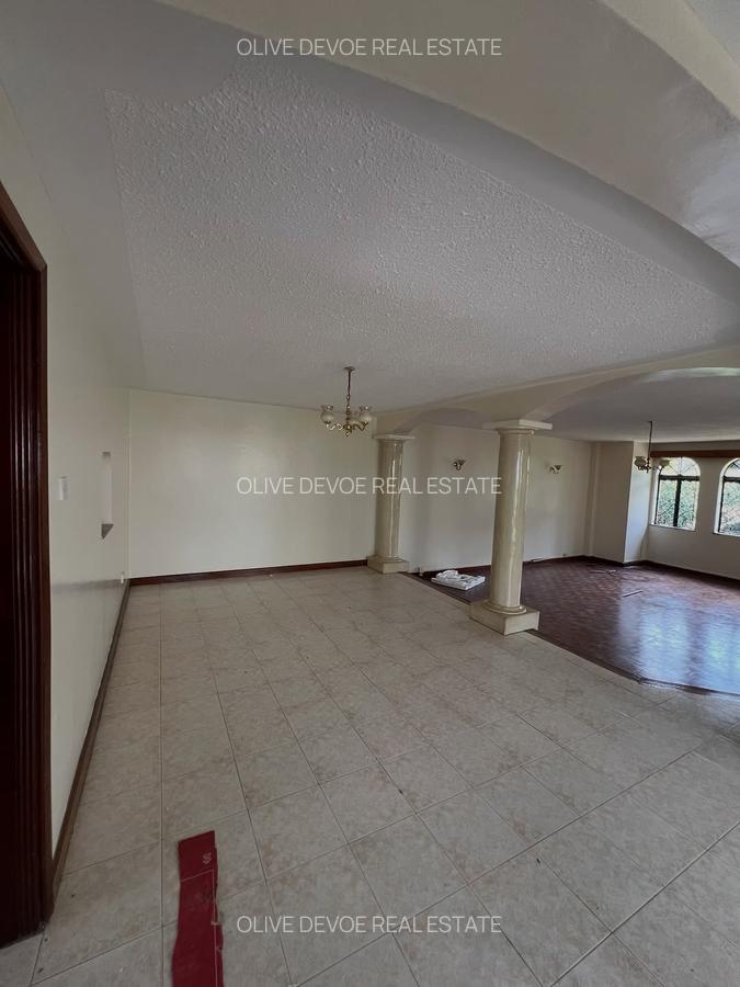 4 Bed Townhouse with En Suite in Spring Valley - 8