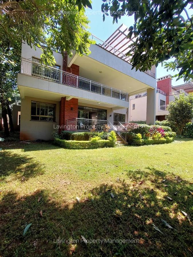 5 Bed House with En Suite at Lavington Green - 1