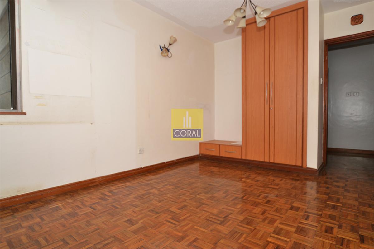 5 Bed Apartment with Parking in Parklands - 19