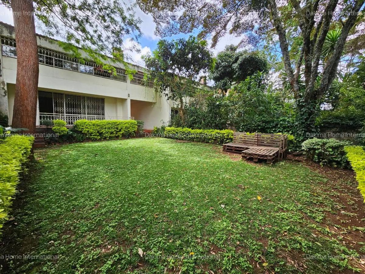 4 Bed Townhouse with En Suite in Spring Valley - 1