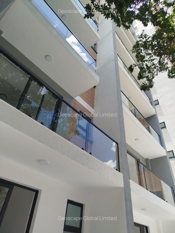 3 Bed Apartment with En Suite in Brookside - 1