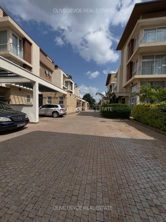 4 Bed Townhouse with En Suite in Lavington - 1