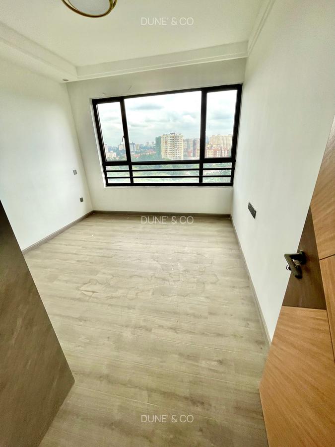 3 Bed Apartment with En Suite in Riverside - 10