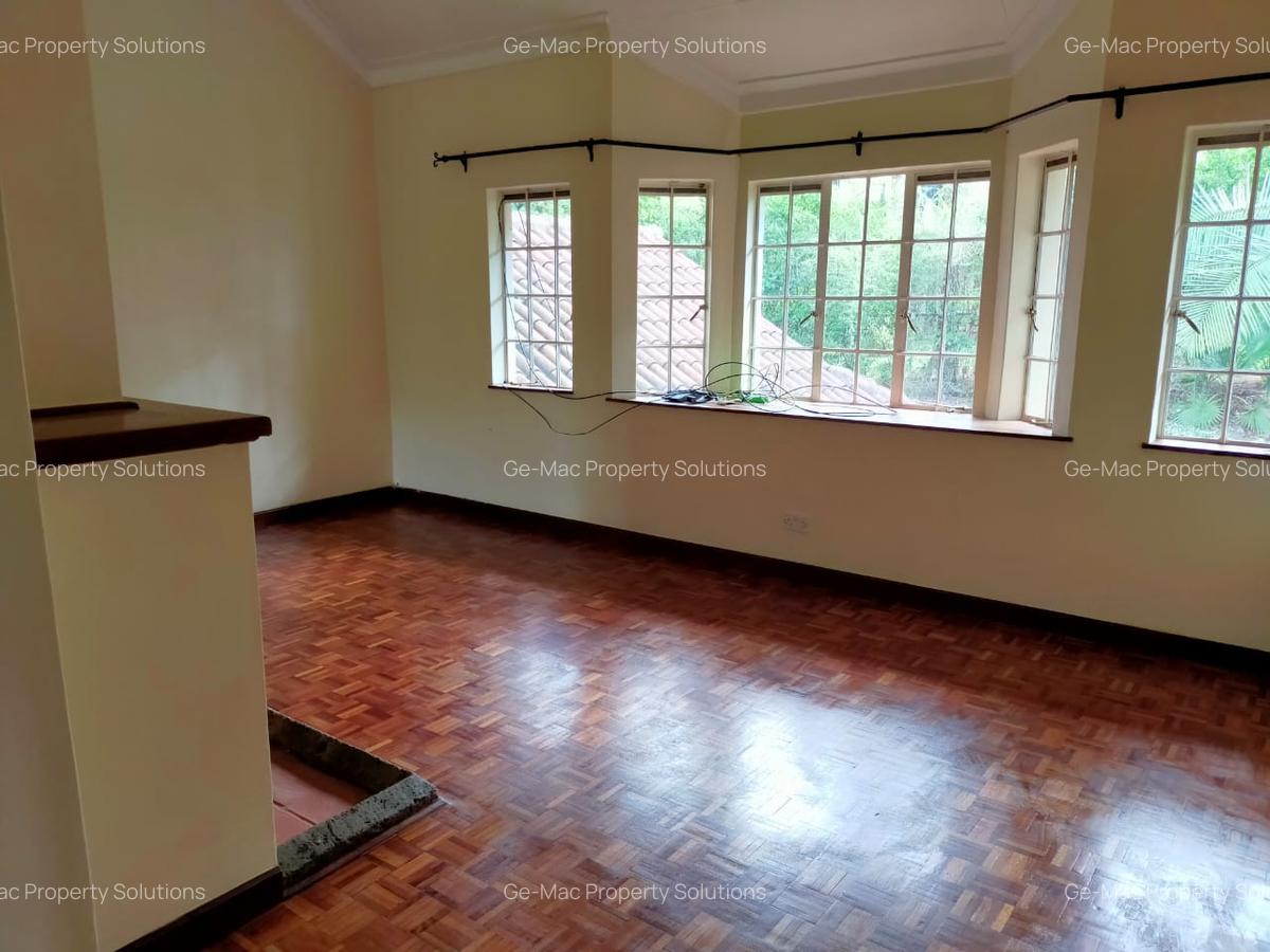 5 Bed House with En Suite in Rosslyn - 19