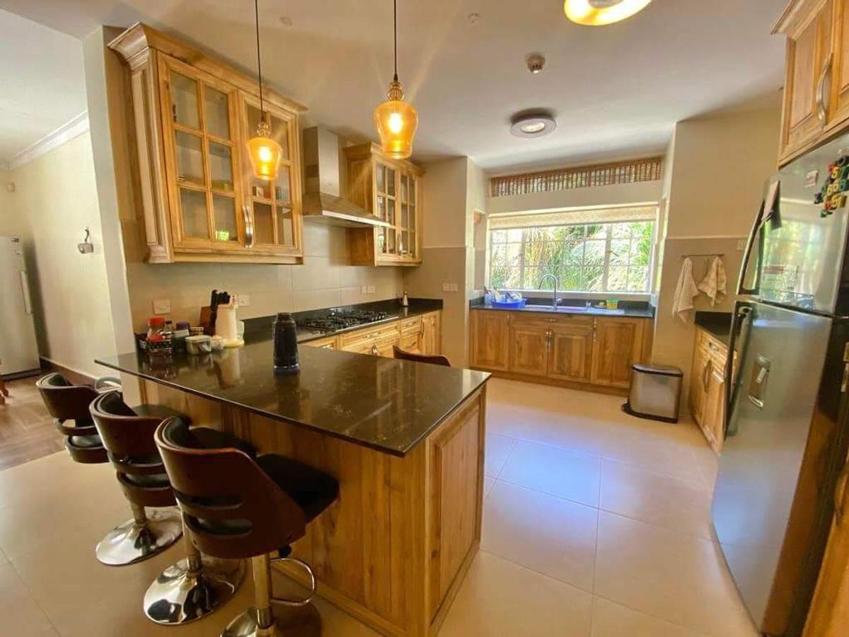 5 Bed Townhouse with En Suite in Rosslyn - 19
