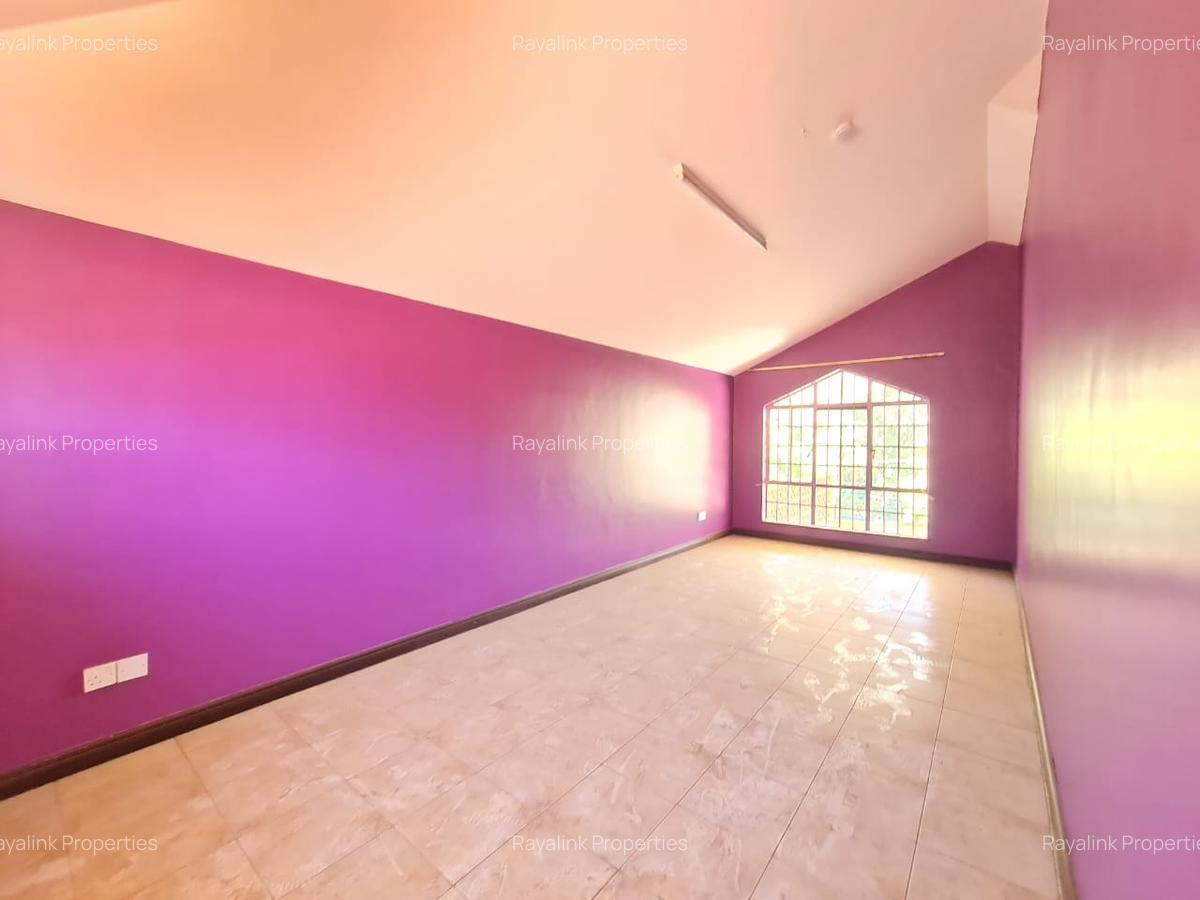 4 Bed Townhouse with En Suite at Spring Valley - 20