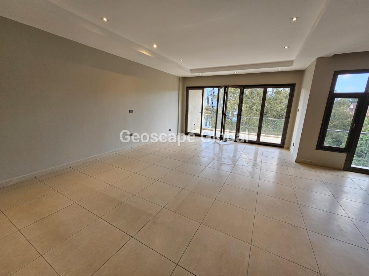 3 Bed Apartment with En Suite at Riverside Drive - 12