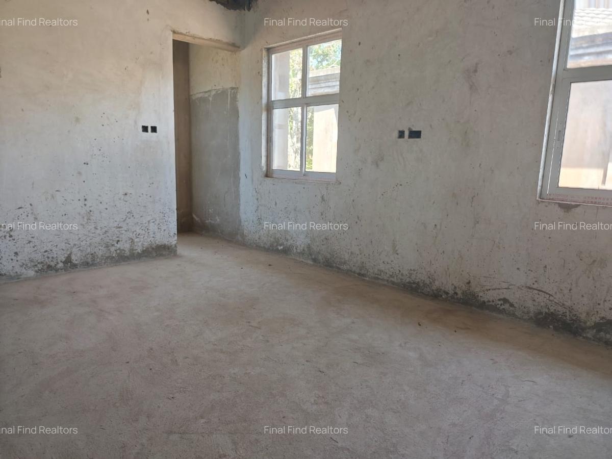 5 Bed House with En Suite in Runda - 6