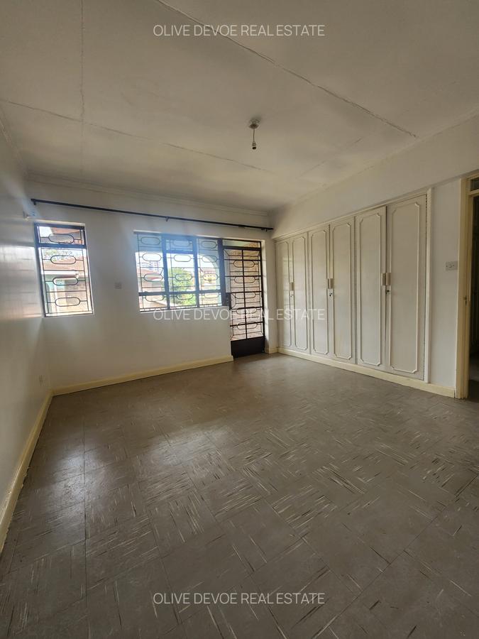 4 Bed Townhouse with En Suite in Westlands Area - 19