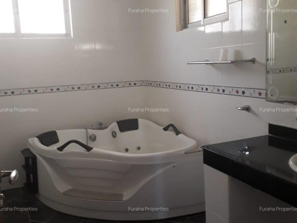 4 Bed Townhouse with En Suite at Nyali - 8