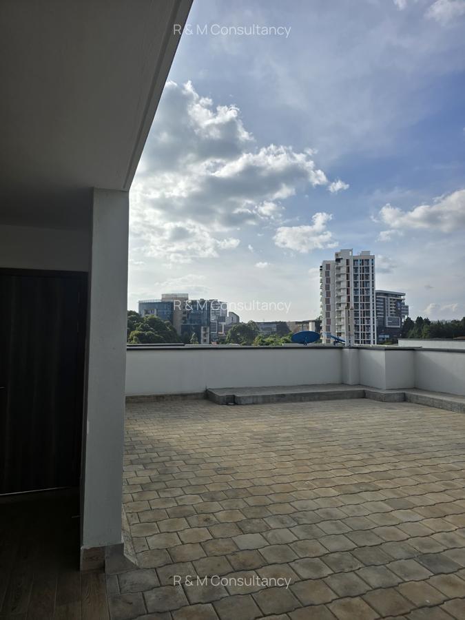 4 Bed House with En Suite at Two Rivers Mall - 14