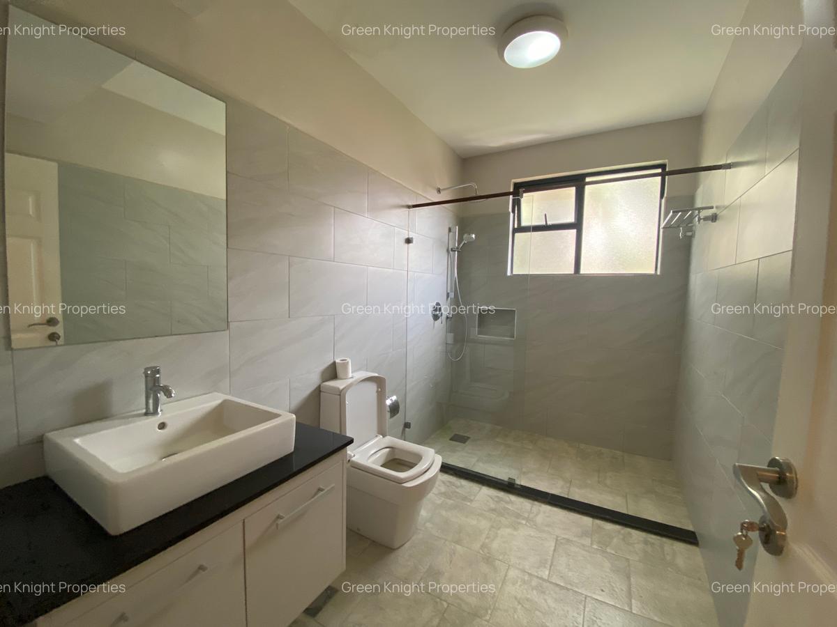 4 Bed Apartment with En Suite in Lavington - 8